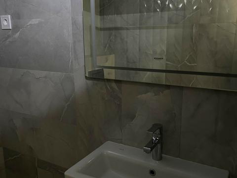 комерційна за адресою Угорська вул., 14к