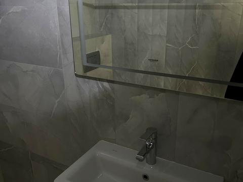 комерційна за адресою Угорська вул., 14к