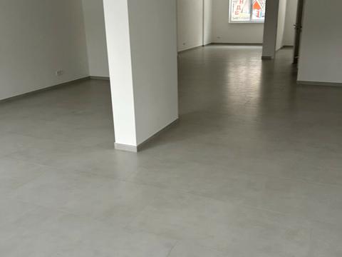 комерційна за адресою Угорська вул., 14к