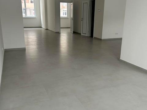 комерційна за адресою Угорська вул., 14к