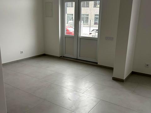 комерційна за адресою Угорська вул., 14к