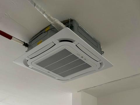 комерційна за адресою Угорська вул., 14к