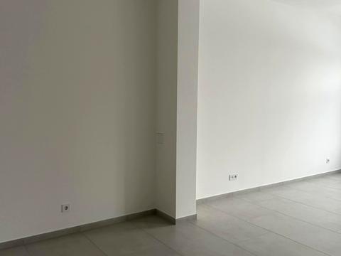 комерційна за адресою Угорська вул., 14к