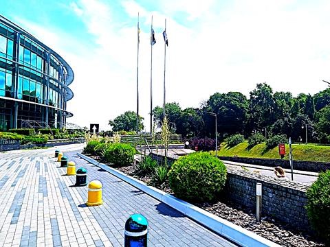 паркомісце за адресою Героїв Крут , 1
