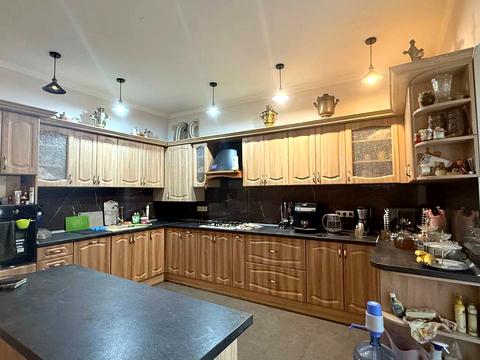 будинок за адресою Салютна вул.