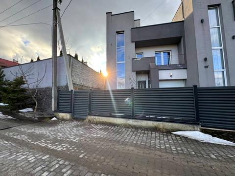 будинок за адресою Салютна вул.