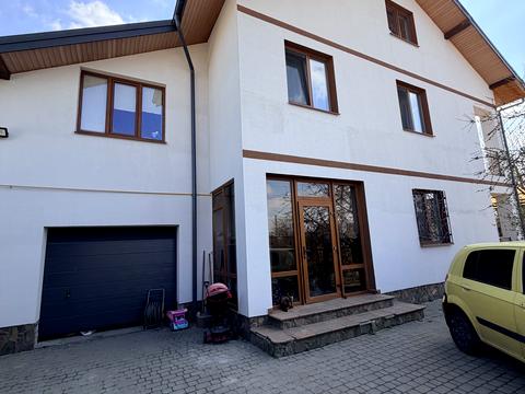 будинок за адресою с. Підрясне, Щаслива