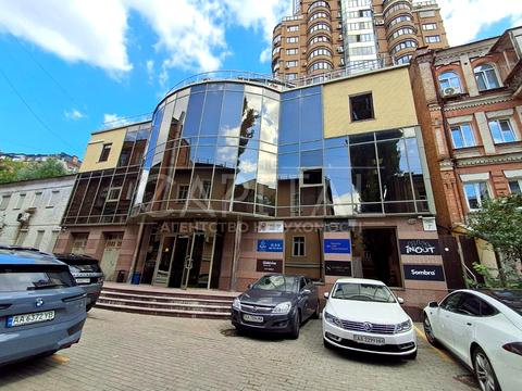 комерційна за адресою Басейна вул., 7А