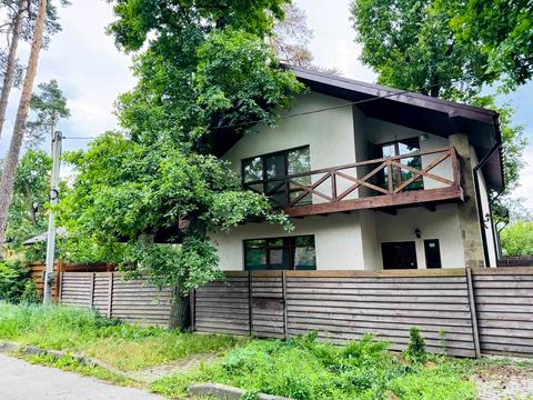 будинок за адресою Володимира Івасюка вул. (Грибоєдова)