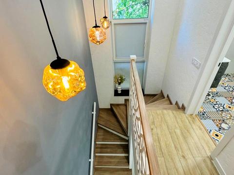 будинок за адресою Володимира Івасюка вул. (Грибоєдова)