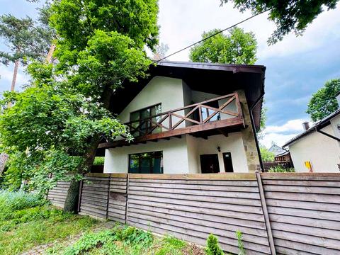 будинок за адресою Володимира Івасюка вул. (Грибоєдова)