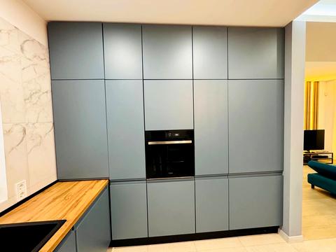 будинок за адресою Володимира Івасюка вул. (Грибоєдова)