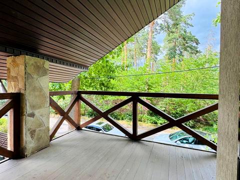 будинок за адресою Володимира Івасюка вул. (Грибоєдова)