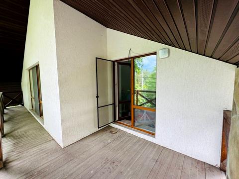 будинок за адресою Володимира Івасюка вул. (Грибоєдова)