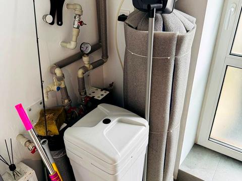 будинок за адресою Володимира Івасюка вул. (Грибоєдова)