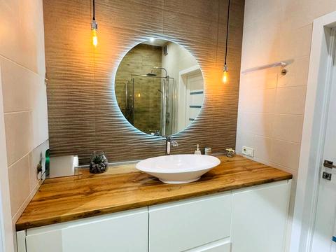 будинок за адресою Володимира Івасюка вул. (Грибоєдова)