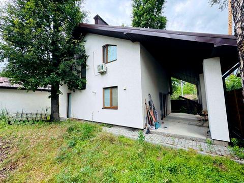 будинок за адресою Володимира Івасюка вул. (Грибоєдова)