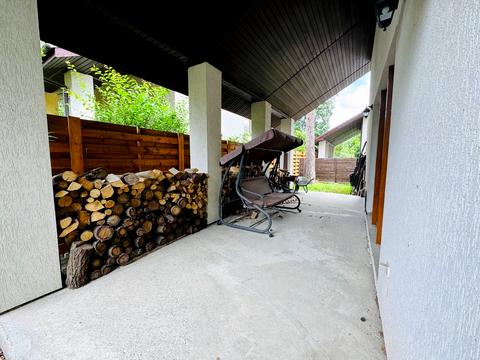 будинок за адресою Володимира Івасюка вул. (Грибоєдова)