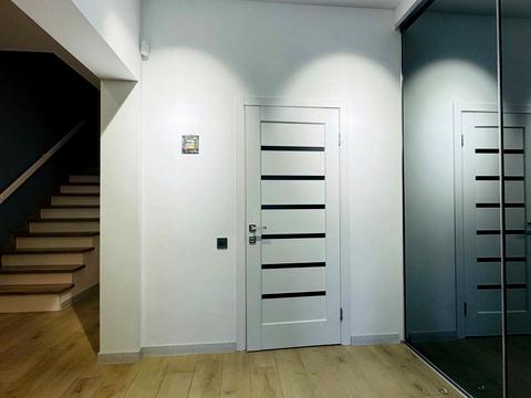 будинок за адресою Володимира Івасюка вул. (Грибоєдова)