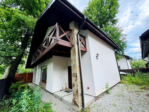 будинок за адресою Володимира Івасюка вул. (Грибоєдова)