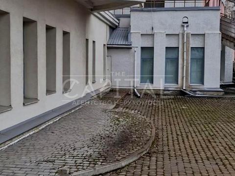 коммерческая по адресу Николая Михновского бульв. (Дружбы народов), 14-16
