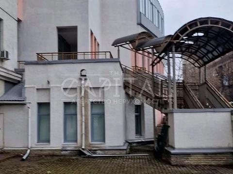 коммерческая по адресу Николая Михновского бульв. (Дружбы народов), 14-16