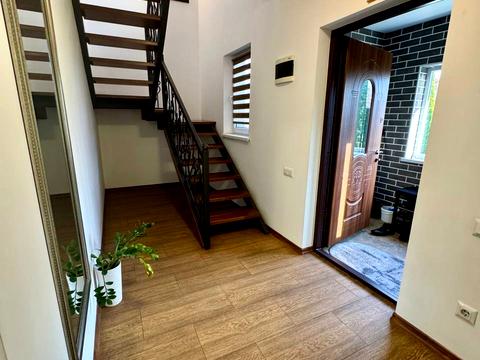 будинок за адресою Центральна вул., 5б