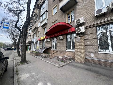 комерційна за адресою Шевченка бульв., 27