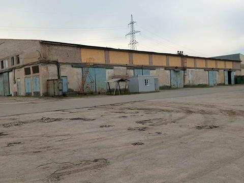 комерційна за адресою Десантників пл., 5