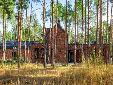 будинок за адресою Набережна вул.