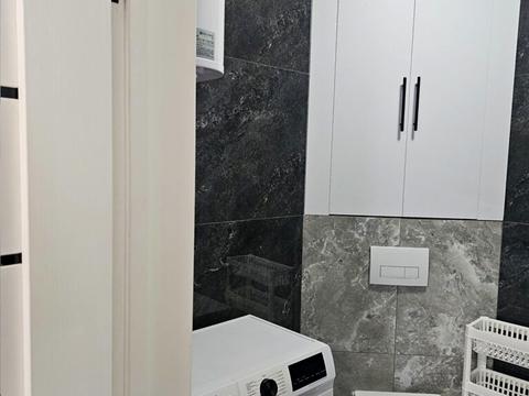 квартира по адресу Строителей ул., 9