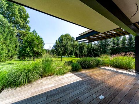 будинок за адресою Набережна вул.