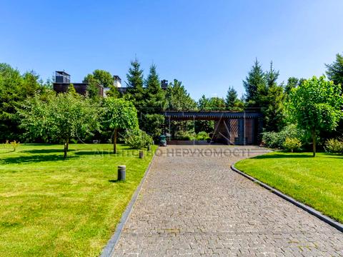 будинок за адресою Набережна вул.