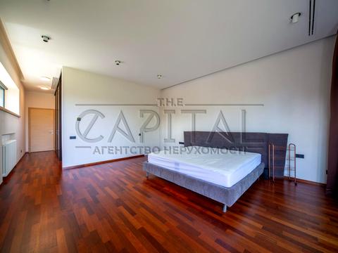 будинок за адресою Набережна вул.