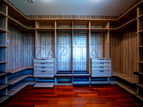 будинок за адресою Набережна вул.