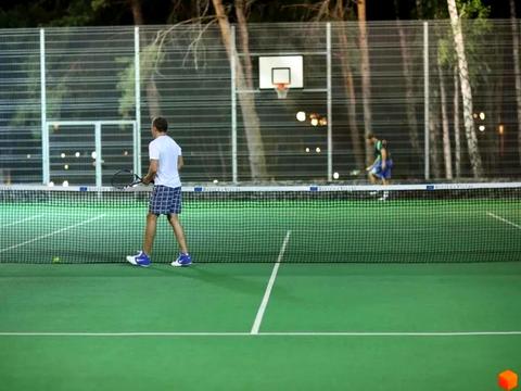 будинок за адресою Набережна вул.