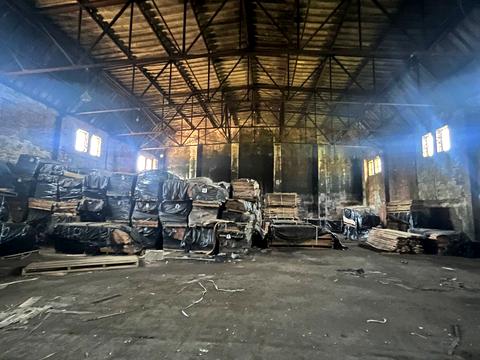 комерційна за адресою і.франка, 7