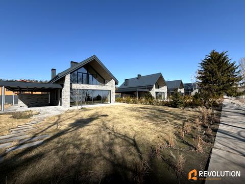 дом по адресу Приморська