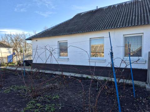 будинок за адресою Комарова 1