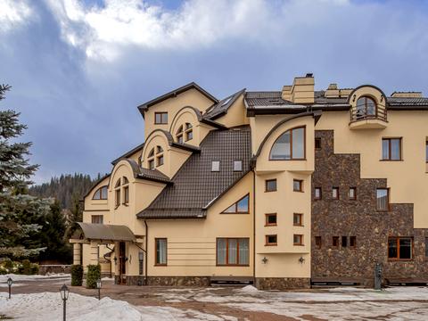 комерційна за адресою с. Микуличин, Грушевського вул., 2А