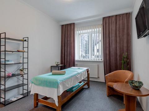 комерційна за адресою с. Микуличин, Грушевського вул., 2А