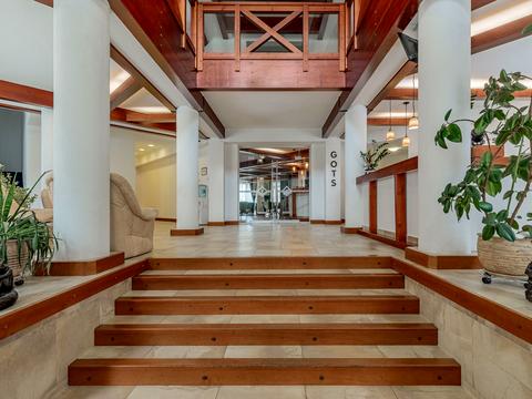 комерційна за адресою с. Микуличин, Грушевського вул., 2А