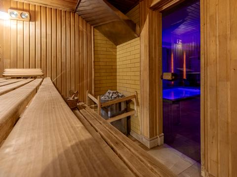 комерційна за адресою с. Микуличин, Грушевського вул., 2А