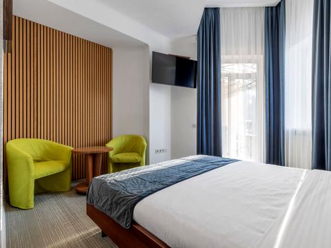 комерційна за адресою с. Микуличин, Грушевського вул., 2А