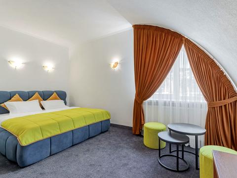 комерційна за адресою с. Микуличин, Грушевського вул., 2А