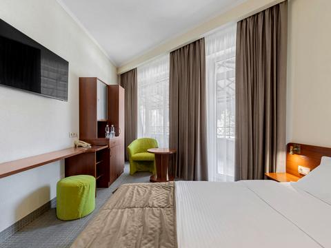 комерційна за адресою с. Микуличин, Грушевського вул., 2А