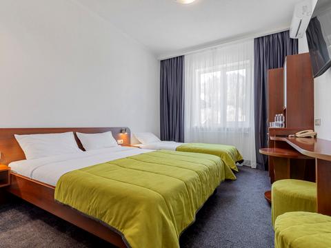 комерційна за адресою с. Микуличин, Грушевського вул., 2А