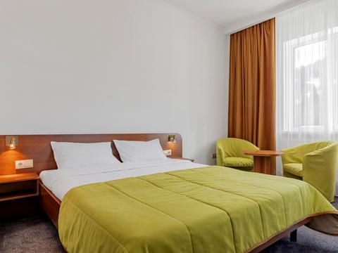 комерційна за адресою с. Микуличин, Грушевського вул., 2А