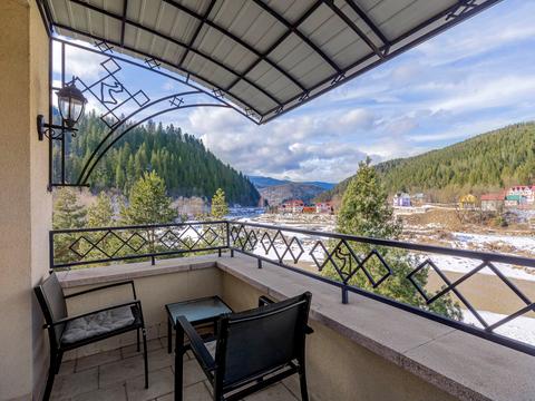 комерційна за адресою с. Микуличин, Грушевського вул., 2А