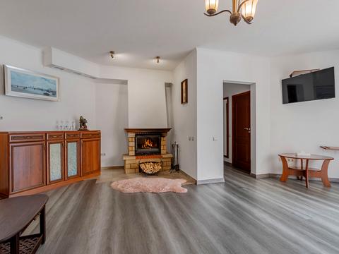 комерційна за адресою с. Микуличин, Грушевського вул., 2А